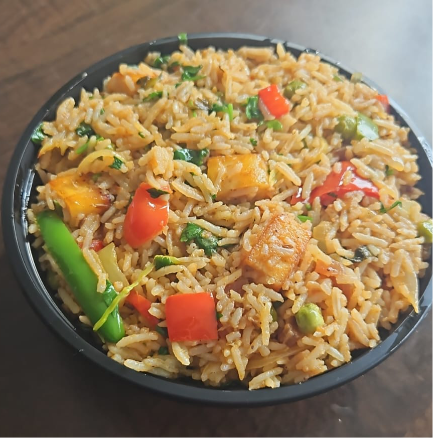 Tawa Pulao Paneer with Raita