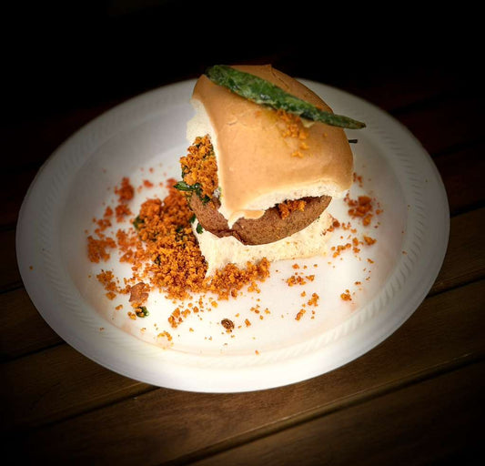 Mumbai street style Vada Pav (Per piece)